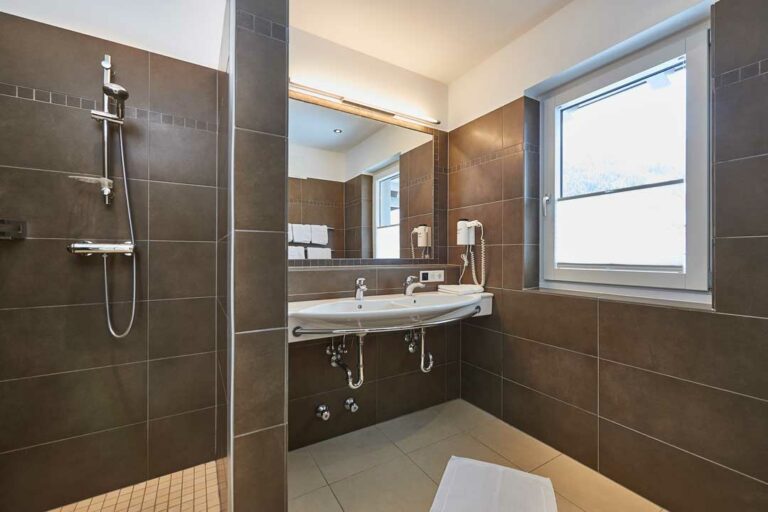 Moderne Dusche, schöner Badbereich im Appartement Burgblick