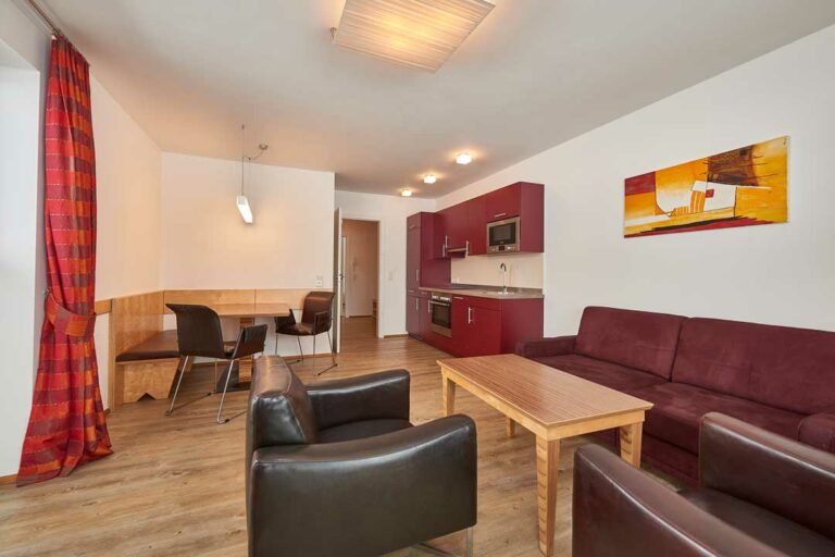 Gemütlicher Wohnbereich im Appartement Schmittenhöhe